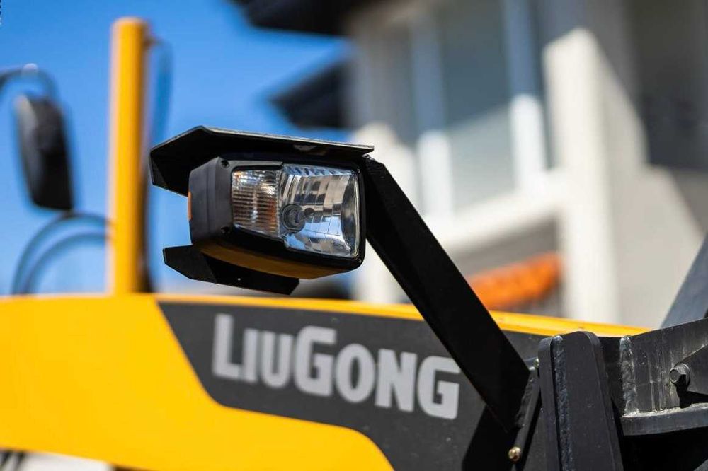 Автогрейдер CLG4180