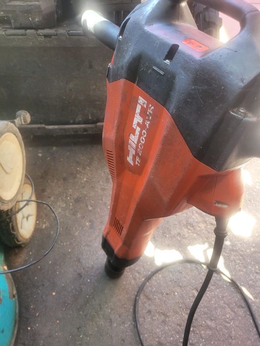Ciocan demolator Hilti TE2000 AVR