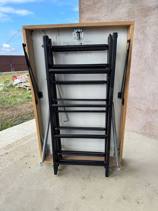 Scară metalică retractabilă pentru pod 70x110 – aproape nouă