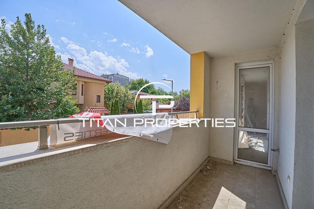 Тристаен апартамент в жк. Христо Смирненски