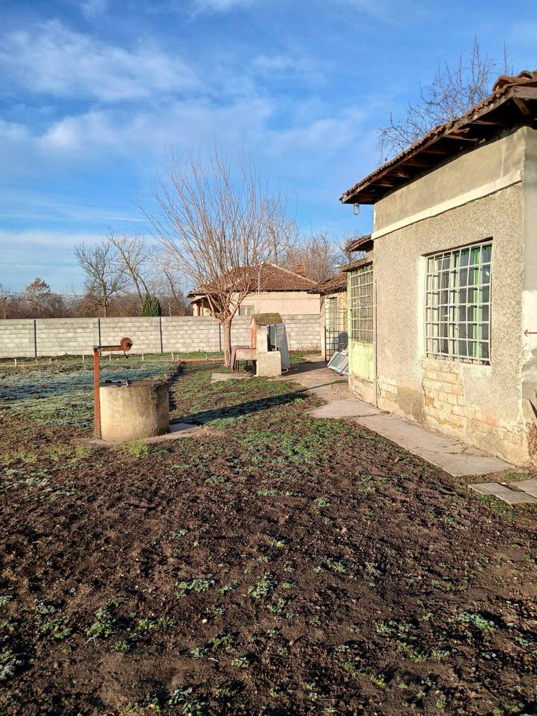 Продава се Къща в с. Ресен, Област Велико Търново - 100 кв.м за 322 €/кв.м - Снимка #2