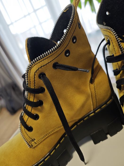 Ghete piele la comanda,noi