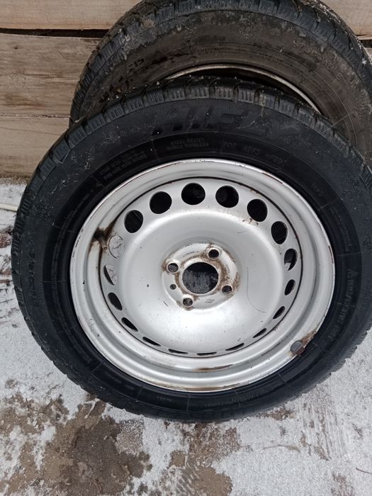 Продам покрышки  зимнии