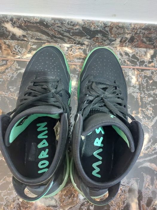 Adidasi Jordan mars 270