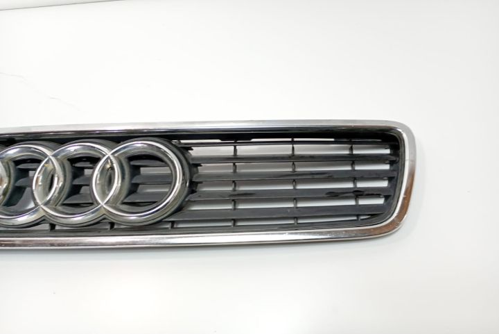 Grila  capota 8D0853651 Audi A4 B5