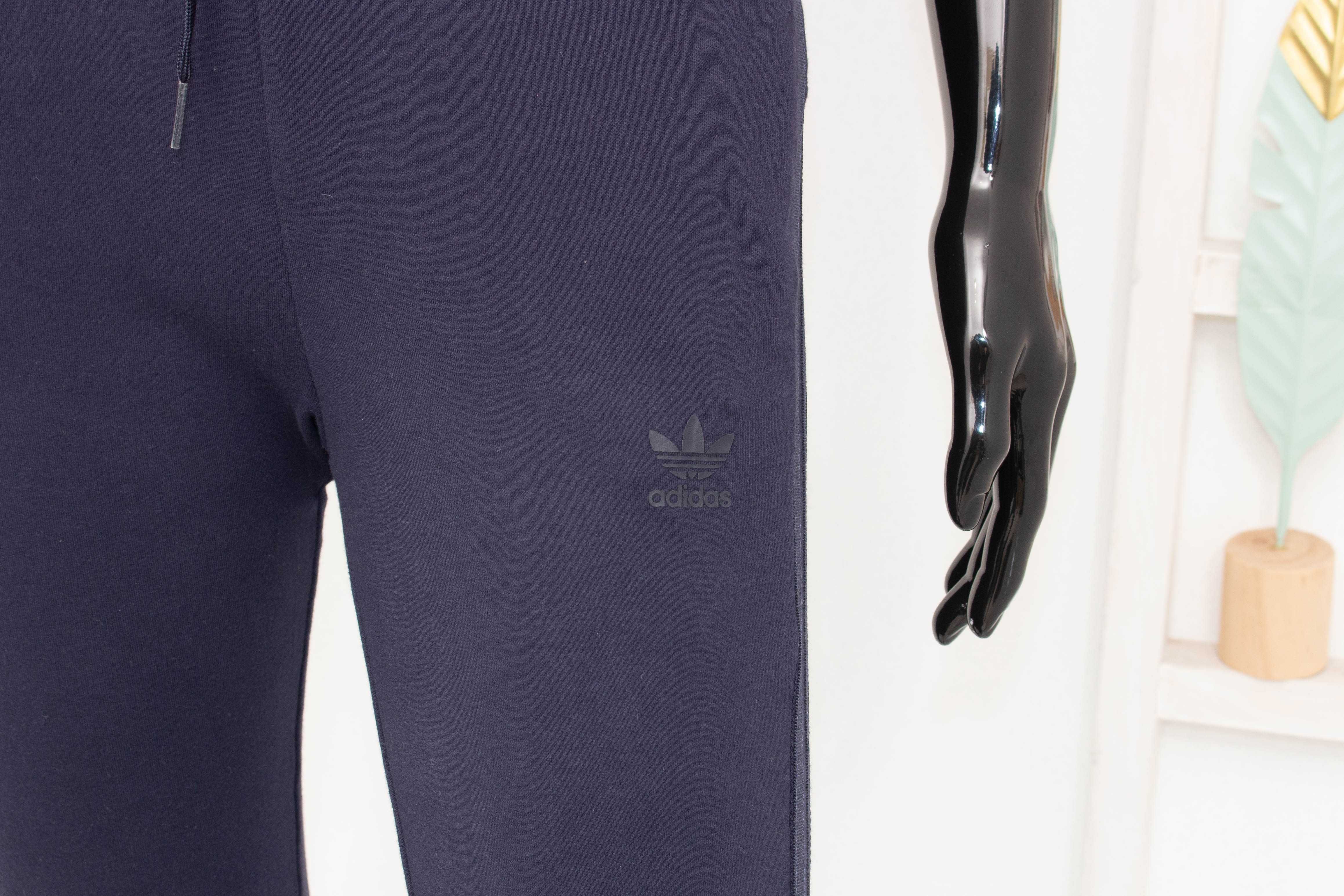 Adidas оригинална дамска долница спортен панталон XS
