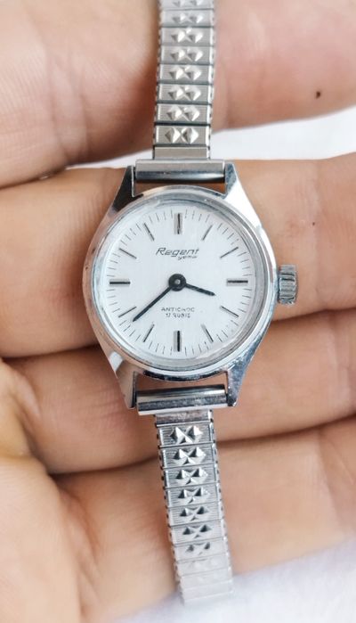 Ceas de damă Regency by Yema vintage mecanic, 17 Rubine, anii 1970.