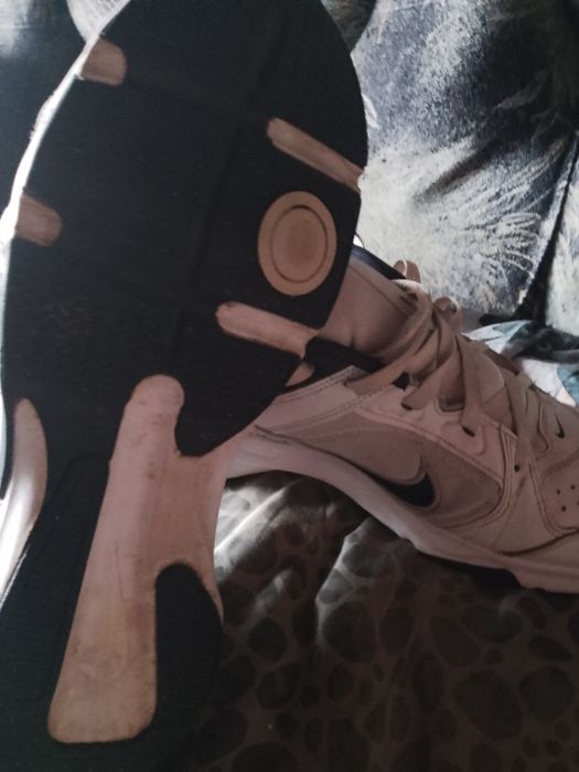 Маратонки Nike номер 46