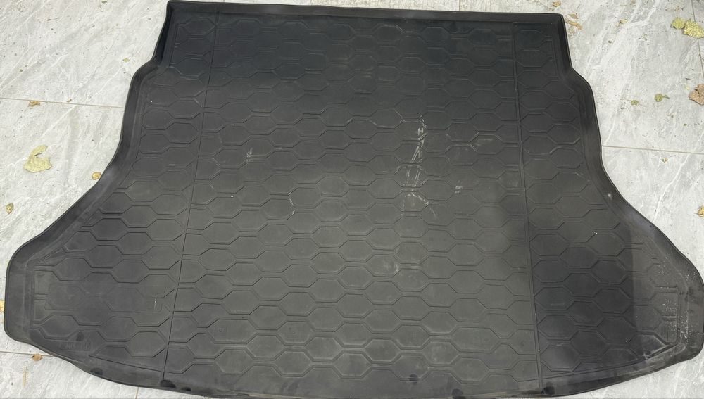 Резиновый полик в багажник Hyundai/Kia