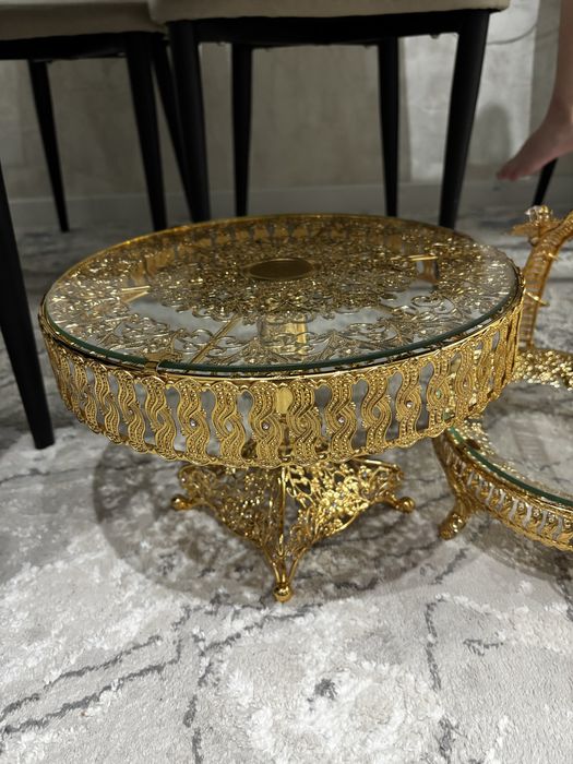 Тортница продам новый