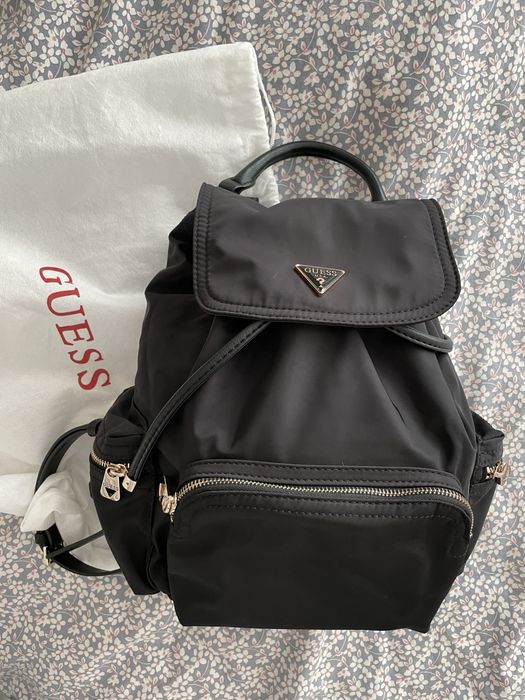 Дамска раница Guess