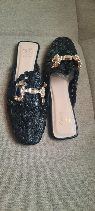 Женские туфли и босаножки