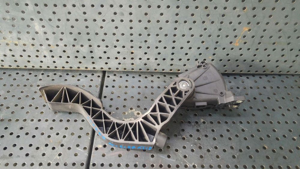 Pedala acceleratie 1.9 tdi skoda superb 1 3u4 8d1721523k 6pv00837603