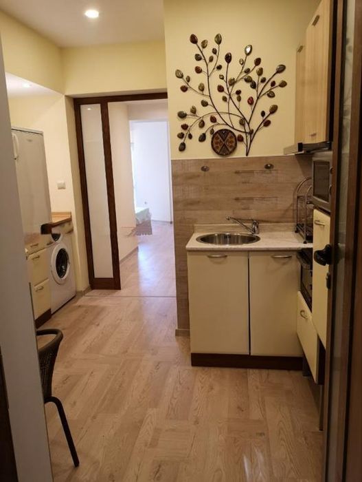 Двустаен апартамент в ж.к. Банкя.