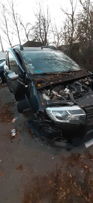 Vand Dacia Sandero an 2017 pentru dezmembrari