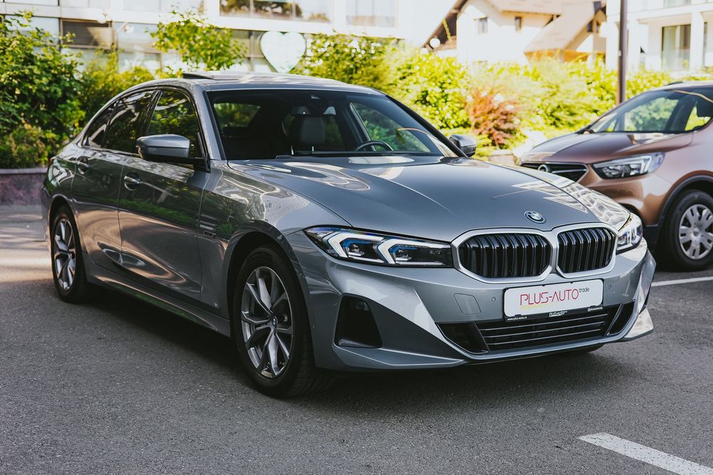 BMW Seria 3 BMW 320e Plug-In / LED / Trapa / Harman Kardon / Carlig remorcare