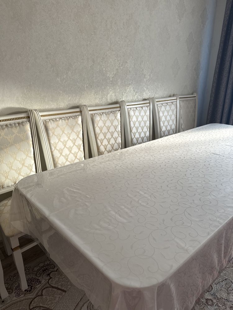 Стол со стулям