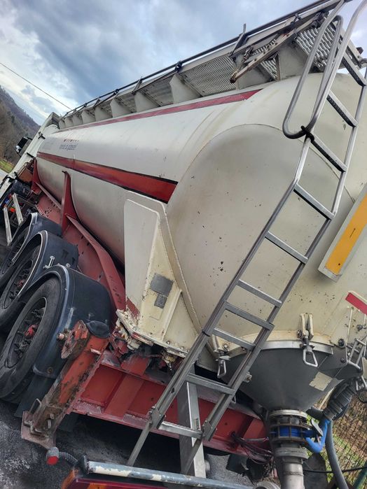 Vand cap tractor +remorca cisterna basculabila