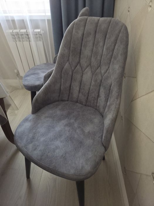 Продам 6 стульев