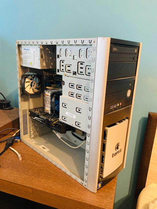Геймърски Intel I5 4430,RX 560 4GB,16GB RAM,128 SSD+500 HDD