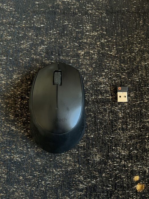 Maus wireless Logitech cu receptor USB – stare foarte bună