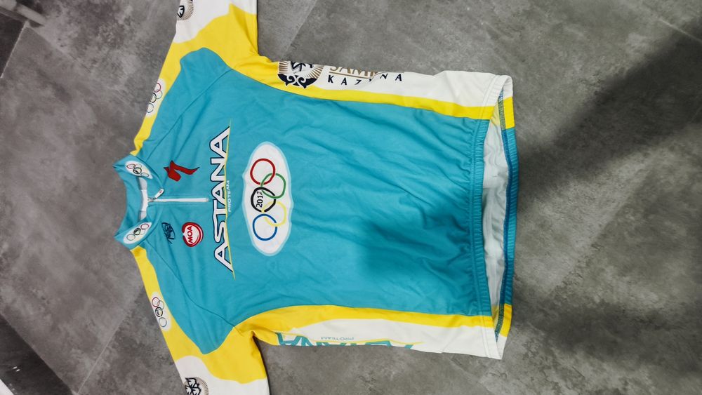 Продам велоформу Astana , original