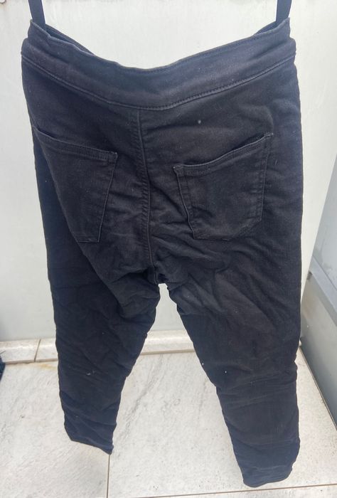 Pantaloni moto cu genunchiere