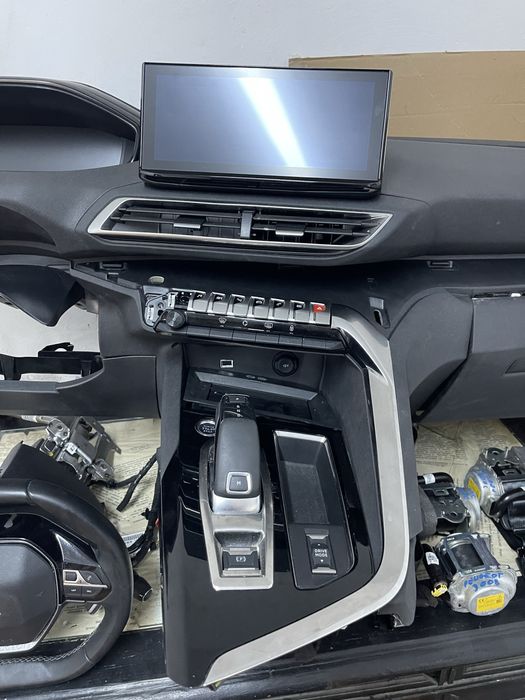 Plansa bord cu kit airbaguri si centuri Peugeot 5008 3008 2017-2024