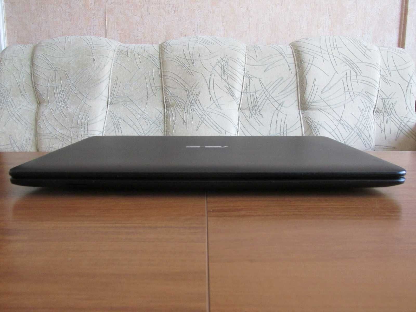 17.3 инча Asus i3,8 GB DDR3,нова батерия