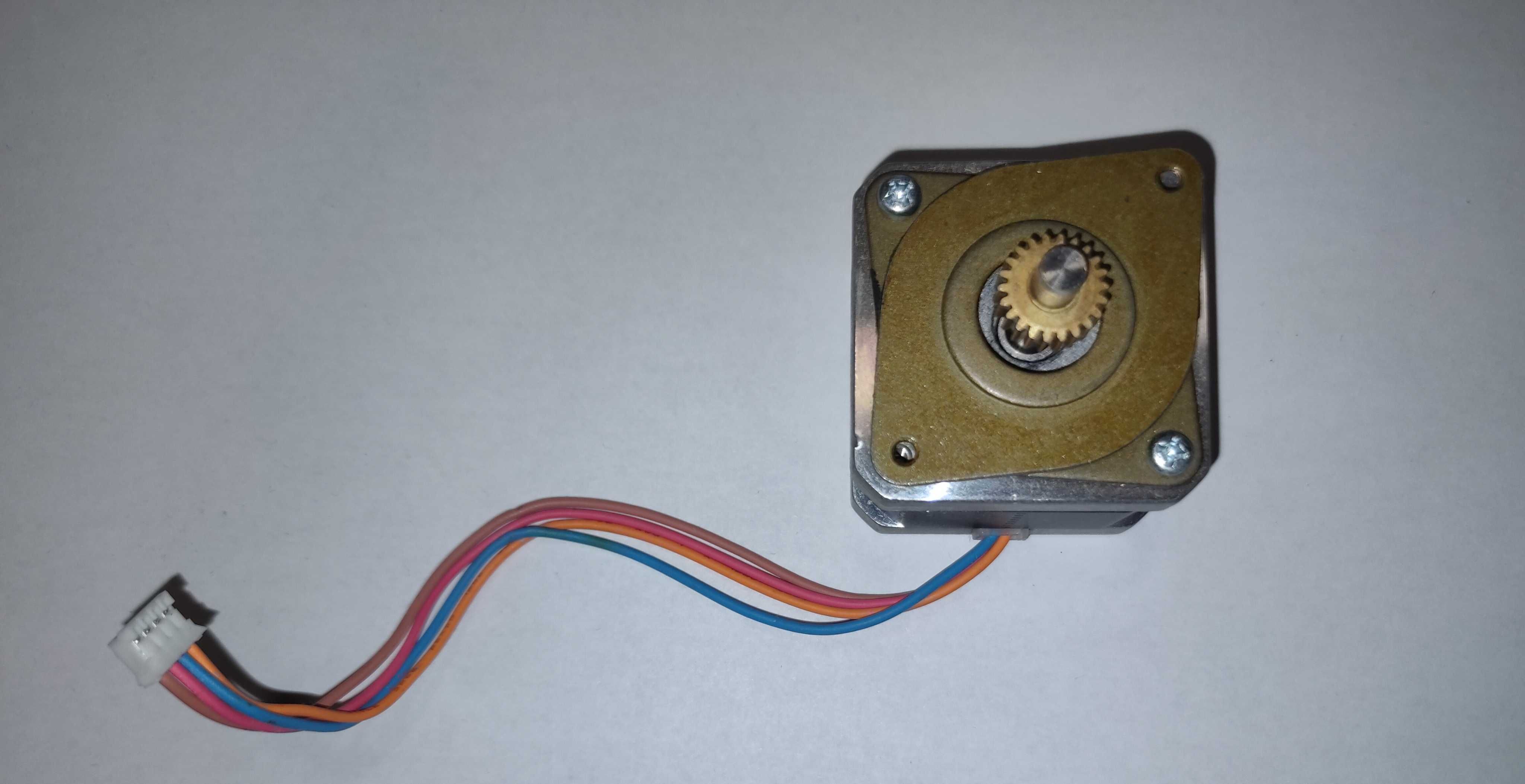 Продавам стъпкови мотори NEMA17 17HD4416-03N 17HD4416-01N 17HD4416-05N