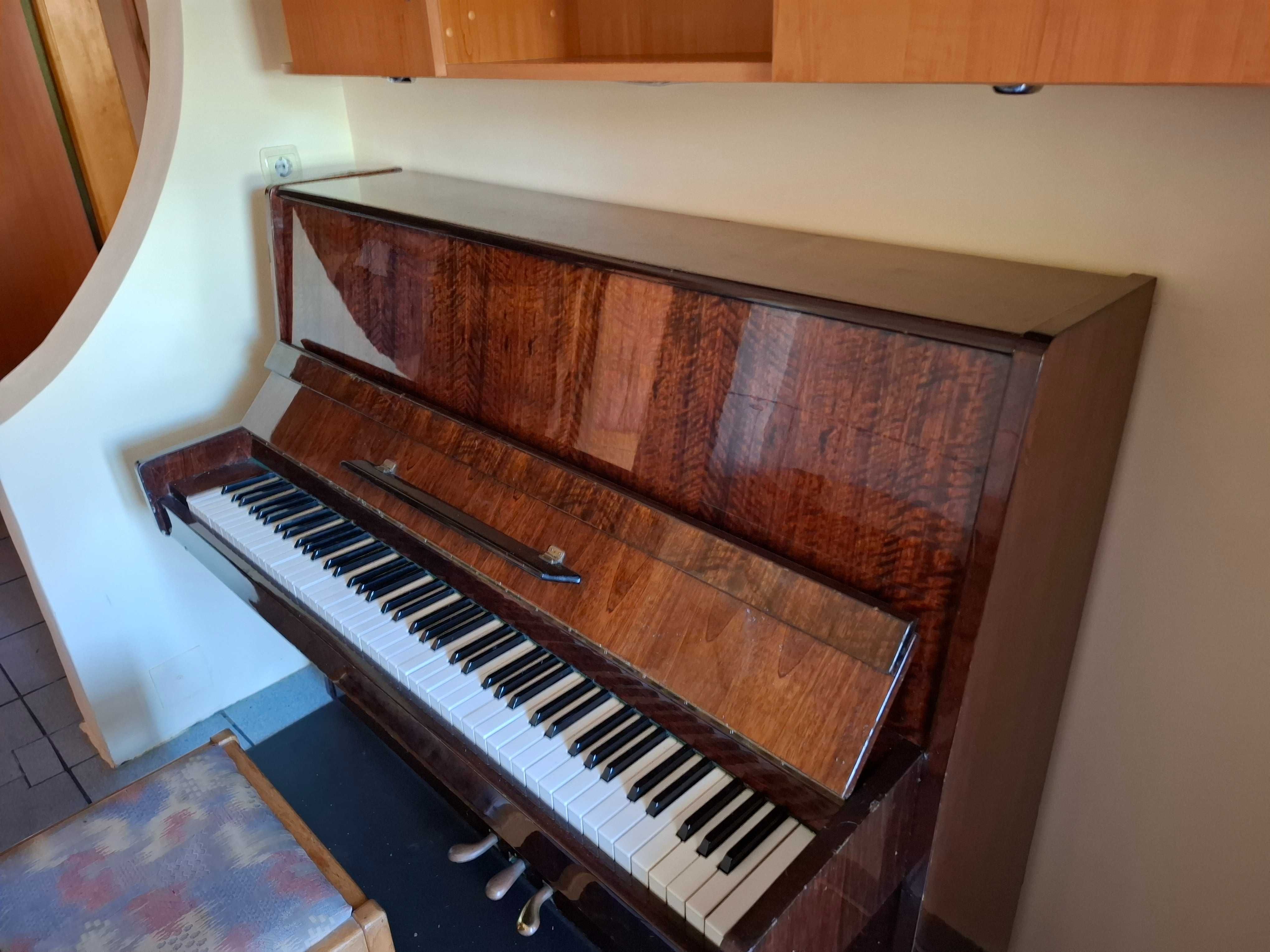 vânzare pianină ucraineană