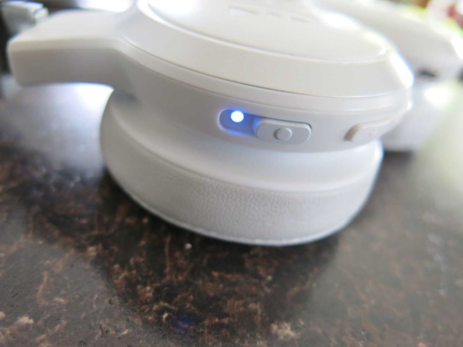 Безжични Bluetooth слушалки JBL Live 460NC, ANC