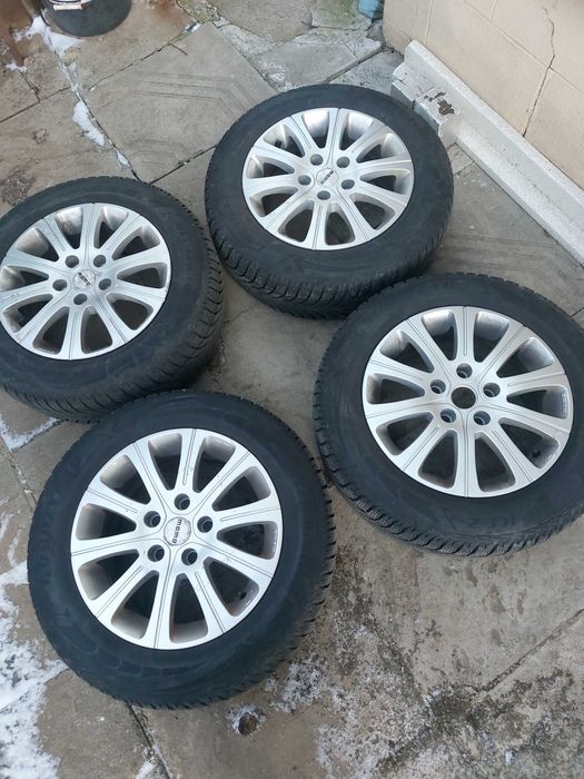 Джанти със зимни гуми за Мерцедес В клас 195/65/15
