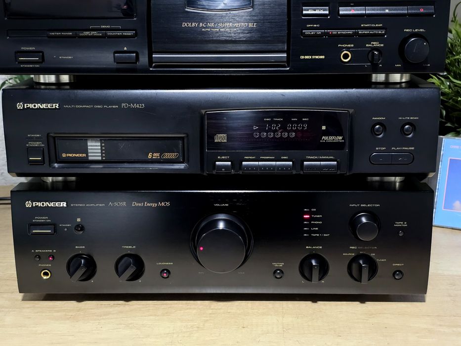 Linie audio PIONEER,  amplificator, casetofon, cd-player 6 disc, tuner