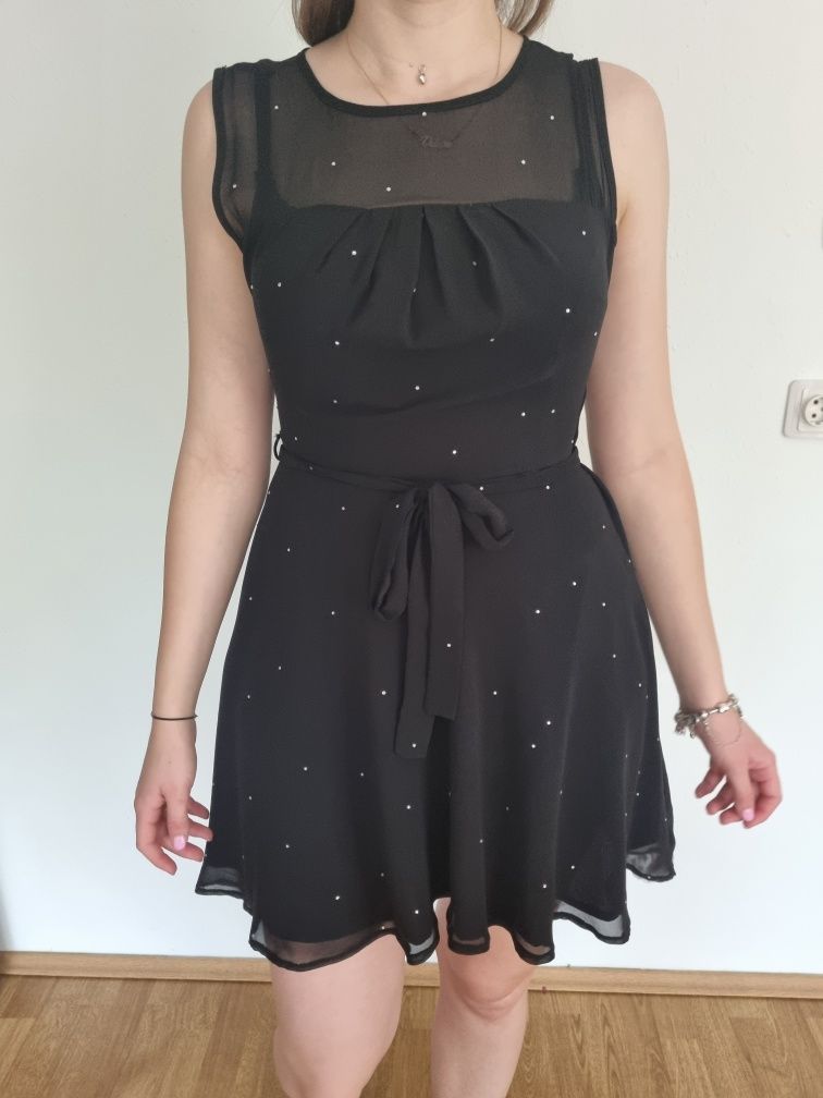 Vand rochie neagra de voal