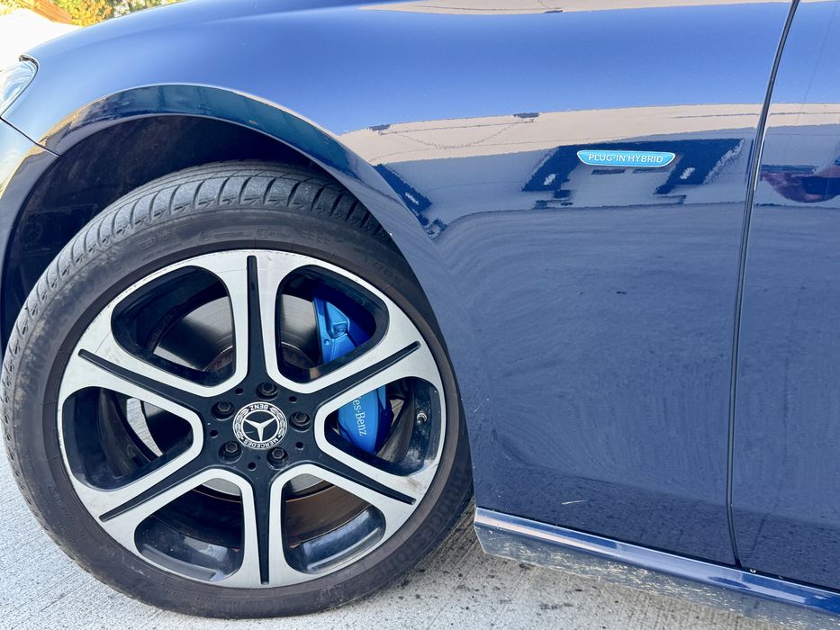 Mercedes-Benz E 300 E Plug-in Hybrid, 286 CP