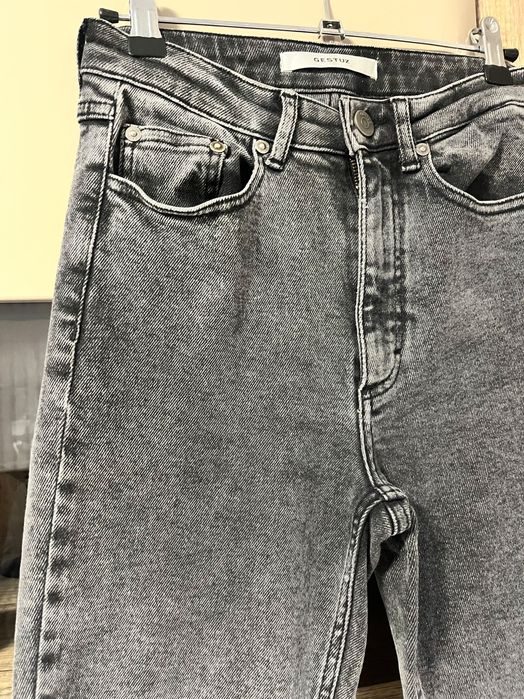 Дамски слим дънки