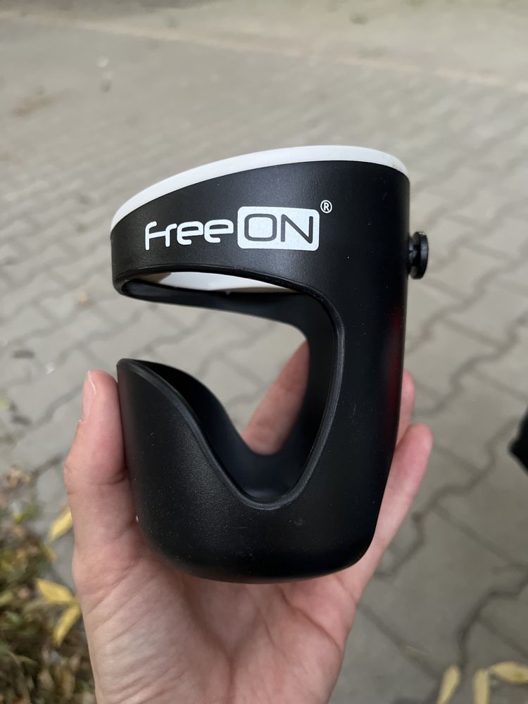 Поставка за чаша за бебешка количка FreeON