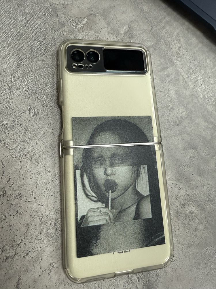 Моторола Razr 40