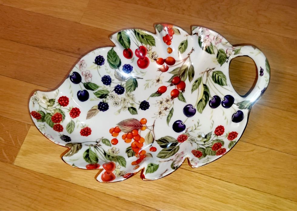 Антикварна чинийка за бонбони от фин порцелан Пикадили английски супер