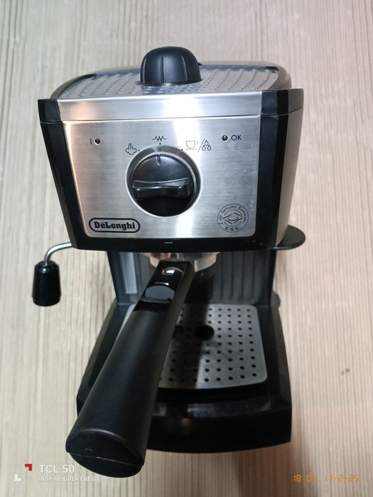 Кафемашина DeLonghi.