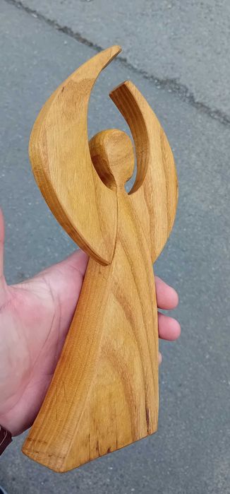 Ангел. Аврска дървоезба.