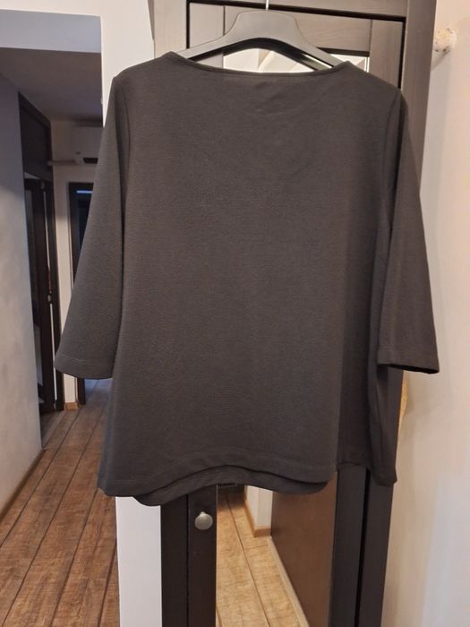 Bluza neagra mărimea 48-50.masuri mari