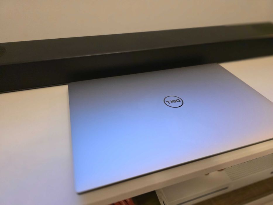Laptop Dell XPS 15 7590 Intel® Core™ i9 9980HK, 32 GB RAM și 2TB NVMe