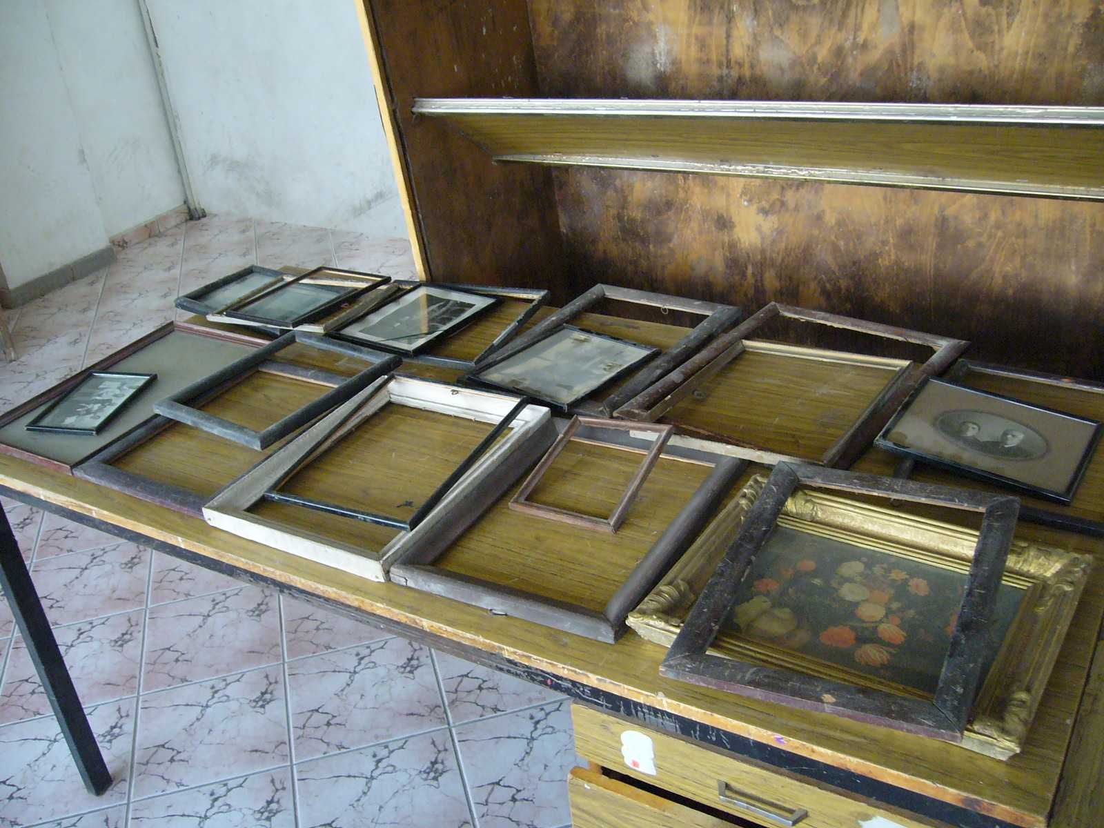 Евтини Старинни Рамки за Снимки и Картини - от 10лв