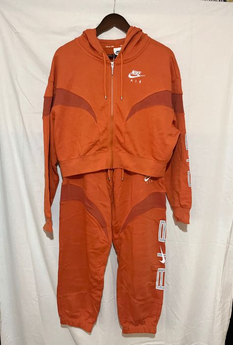 Нов Дамски Екип Nike