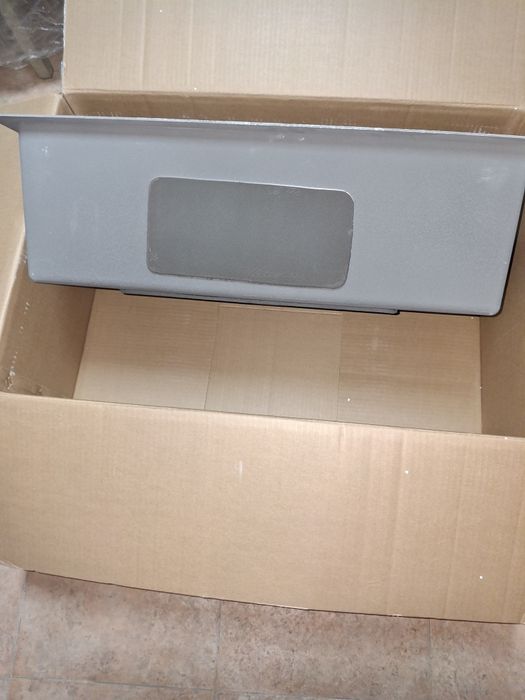 Продавам кухненска мивка от неръждаема стомана