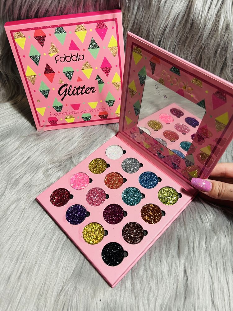 Palete/truse make-up huda beauty/fabbla/too faced