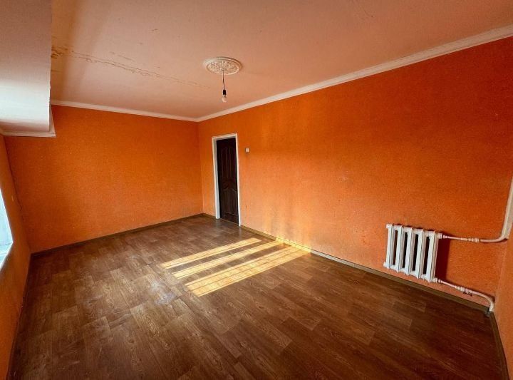 Yunusobod Tumani Shaxriston Metro 1 xona 2x6 balkon