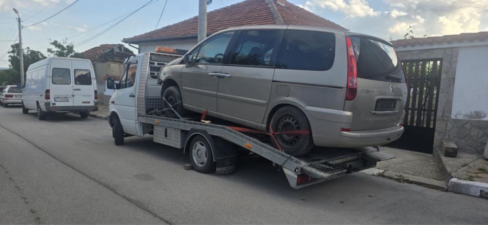 Citroen C8 за части - повреден двигател 2.0 HDI (RHT)